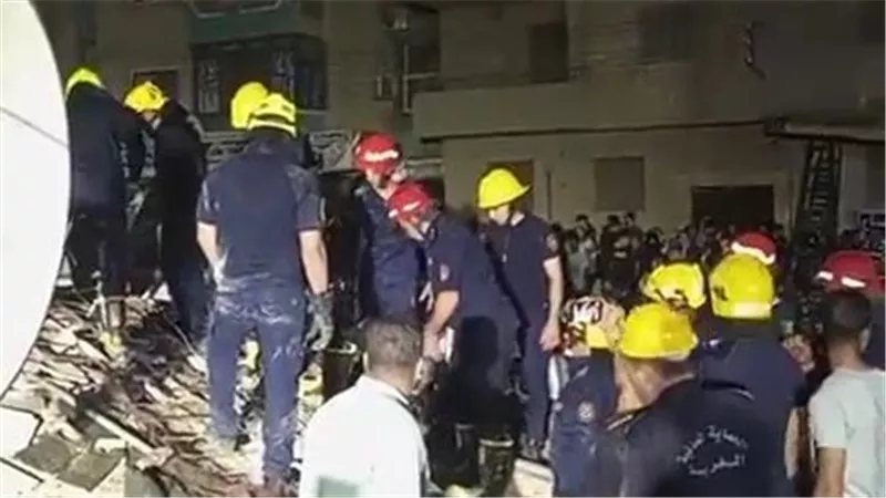 استمرار أعمال رفع أنقاض عقار طنطا المنهار (فيديو)