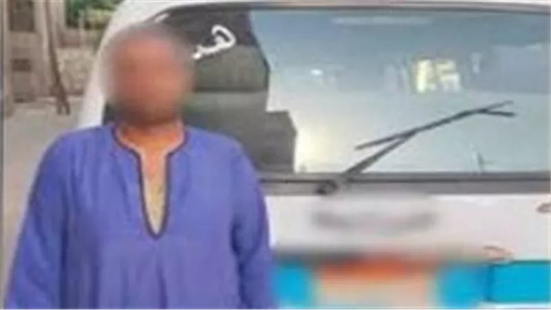 بسبب اعتراضه على تعطيل الطريق.. ضبط سائق ميكروباص سبّ مواطنًا وهدده بالإيذاء في الأقصر