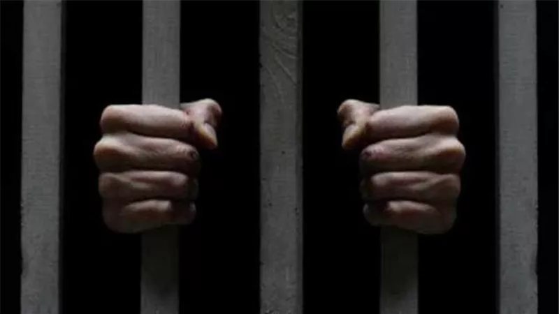 اعترافات الطالب المتهم بترويج وبيع المواد المخدرة على "فيس بوك" بالعمرانية