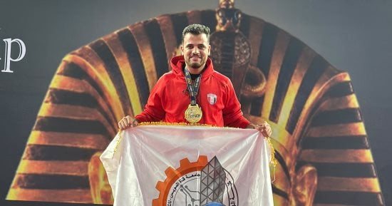 ذهبية العالم في الكاراتيه.. جامعة قناة السويس تهنئ عمر الهرش بحصد المركز الأول