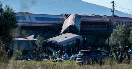 قادة وزعماء العالم يتضامنون مع إسبانيا عقب مصرع 39 شخصا فى تصادم قطارين
