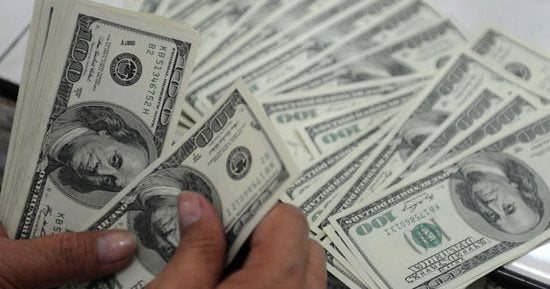 تباين طفيف فى أسعار الدولار بالبنوك الخاصة والمركزى يسجل 52.46 جنيهاً