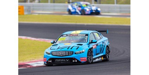 فريق جيلي سايان ريسينغ يحقق الفوز بسيارة جيلي بريفيس TCR