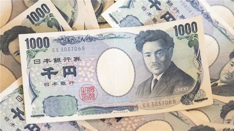 سعر الـ100 ين الياباني مقابل الجنيه في البنك المركزي المصري مساء اليوم السبت