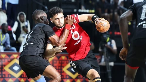 الأهلي يكتسح بترو أتلتيكو 37-25 في دوري أبطال أفريقيا لكرة اليد