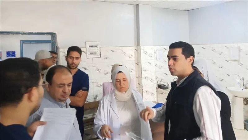 مسؤولو "صحة الجيزة" يتابعون الحالة الصحية لمصابي حادث الطريق الأوسطي