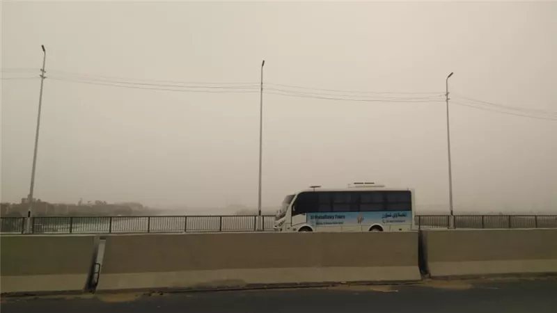 طقس الجمعة، أجواء حارة تصل إلى 35 درجة وتحذير بشأن الملاحة البحرية