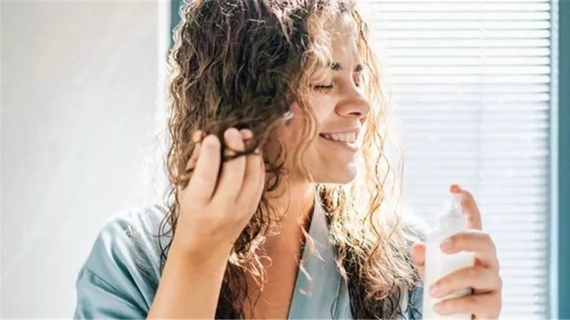 10 نصائح لحماية الشعر المصبوغ من الجفاف والتكسر خلال الخريف