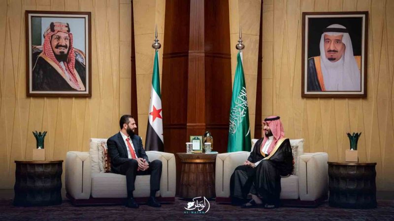 الرئيس الشرع يبحث مع ولي العهد السعودي تطوير العلاقات ودعم استقرار المنطقة