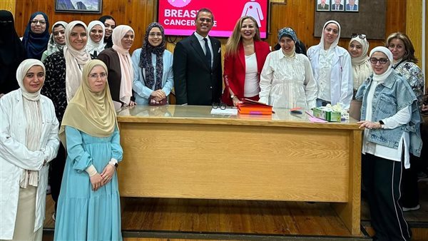 قصر العيني يواصل جهود التوعية بالكشف المبكر عن سرطان الثدي