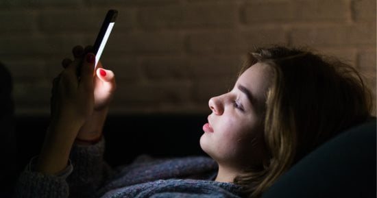 لماذا ترتفع حرارة الهاتف أثناء مكالمات الفيديو؟