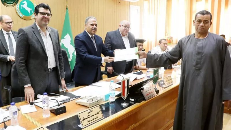 محافظ الشرقية يبحث استعدادات انطلاق الدورة الـ30 لمهرجان الخيول