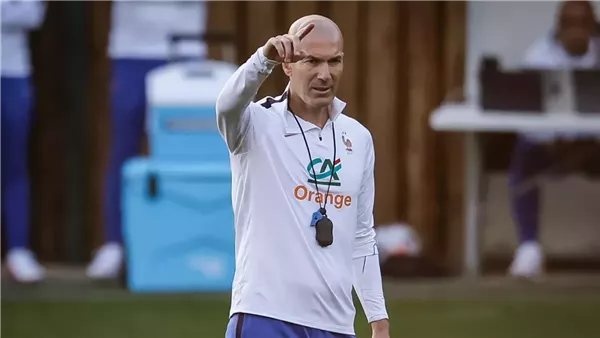 تعليق زين الدين زيدان على اعتقال أحد أفراد طاقمه المساعد في منتخب فرنسا