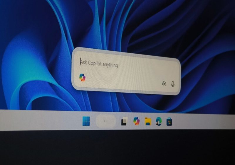 مايكروسوفت توقف ميزة Ask Copilot في شريط مهام Windows 11 مؤقتا لإعادة تصميمها