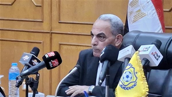محافظ الإسماعيلية ينجح في جمع 12 مليونا و100 ألف جنيه تبرعات للنادي