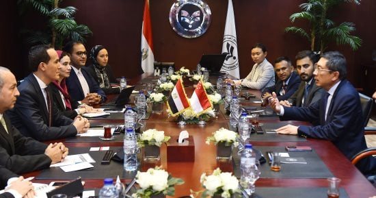 رئيس هيئة الاستثمار يشارك في فعالية بالبورصة بحضور مؤسس مجموعة «دانجوتي»