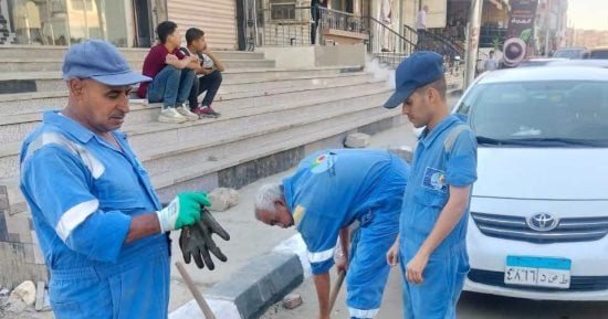 فايد بالإسماعيلية تكثف تطهير بلاعات الأمطار لمنع تجمع المياه بالشوارع