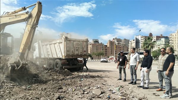 رفع 240 طن مخلفات هدم في شارع الجيش بالمنصورة
