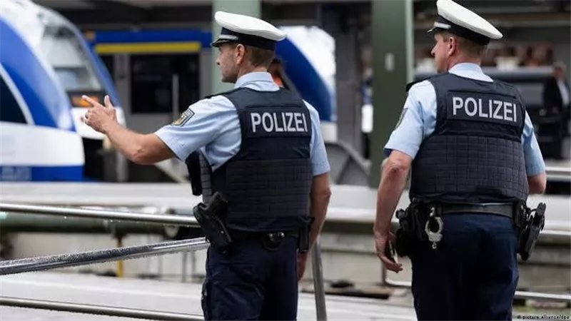 ألمانيا تعتقل شخصين بتهمة التخطيط لهجمات تخريبية لصالح روسيا