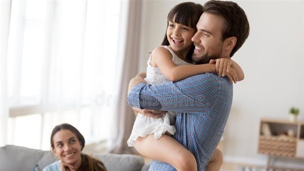 نصائح لتقليل اعتماد الطفل الزائد على الأم وتعزيز استقلاليته وثقته بنفسه