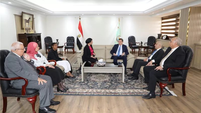 وزير الزراعة يبحث استعدادات استضافة مؤتمر COP18