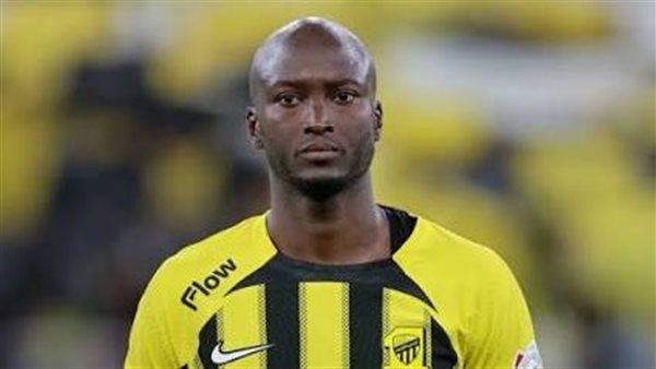 حاول الاعتداء على الحكم، عقوبة مغلظة نتنظر لاعب الاتحاد في الدوري السعودي