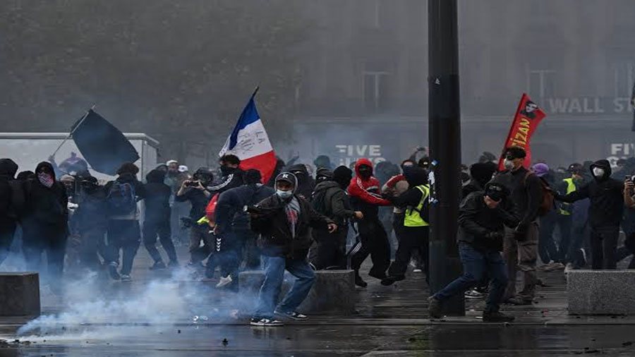 من فرنسا إلى إسبانيا وألبانيا.. احتجاجات أوروبا تكشف اتساع الضغوط المعيشية