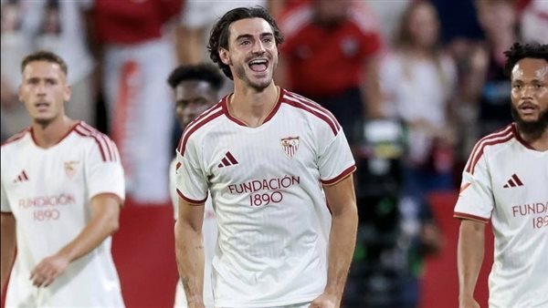 الدوري الإسباني، إشبيلية ينهي الشوط الأول متقدمًا على ليفانتي بهدف روبي