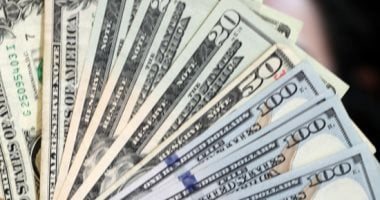 تحديث سعر الدولار.. استقرار الأخضر في CIB وبنك البركة عند 52.70 جنيه للبيع