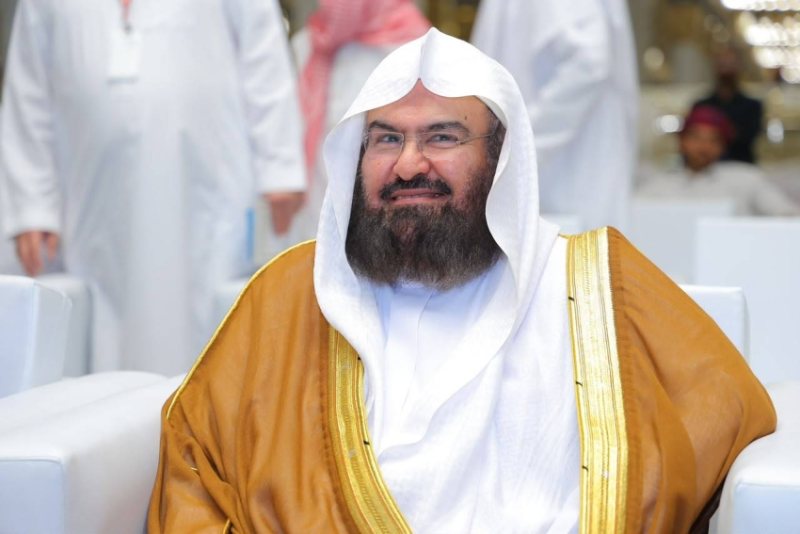رئيس الشؤون الدينية يشيد بتبرع ولي العهد بالدم وإطلاق الحملة الوطنية