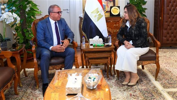 منال عوض ورئيس معهد التخطيط القومي يشهدان توقيع بروتوكول تعاون لتأهيل كوادر الإدارة المحلية
