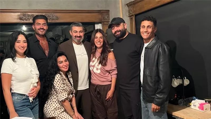 ياسر جلال ينشر صورًا من مسلسل القناع: توكلنا على الله