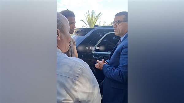 "متزعلش.. حقك هيرجع"، محافظ قنا يطالب بتعويض بائع سمك تضرر خلال حملة رفع إشغالات (فيديو)