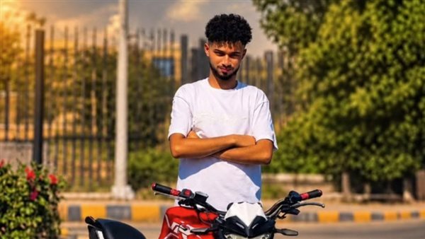 مصرع شاب في حادث انقلاب دراجة نارية أعلى الطريق ببدر