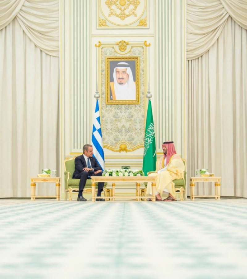 بيان سعودي هيليني مشترك: حماية أمن الممرات البحرية الدولية وإمدادات الطاقة