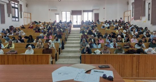 جامعة قناة السويس تنفذ 4 برامج تدريبية لتعزيز مهارات التفاوض والأمن الرقمي والتأمين الصحي