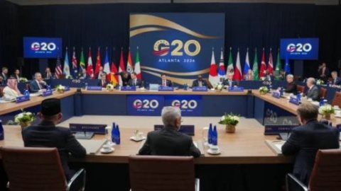 الصورة الجماعية تثير أزمة في اجتماع وزراء خارجية مجموعة العشرين.. ماذا حدث؟