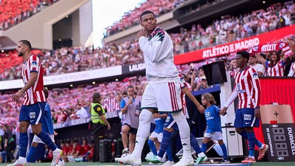 مبابي يعود إلى مدريد ويغيب عن تدريبات ريال مدريد.. والجماهير غاضبة