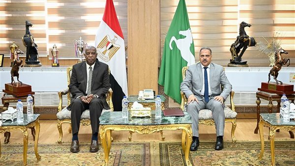 محافظ الشرقية يستقبل رئيس الاتحاد العربي للمحاربين القدماء وضحايا الحرب