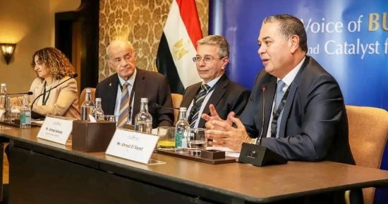 مصلحة الجمارك: ميكنة الإجراءات وخفض زمن الإفراج لتقليل الأعباء على المستثمرين