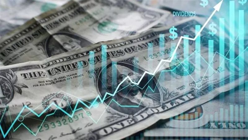 بعد تثبيت الفائدة بالفيدرالي، الدولار يرفع راية التحدي وخبير: يكسر مستويات جديدة