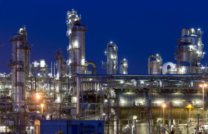 أرباح شركة بتروكيماويات سعودية تقفز 220%