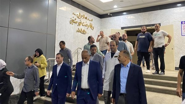 محافظ كفر الشيخ يطمئن على مصابي حادث انهيار عقار بمدينة بيلا