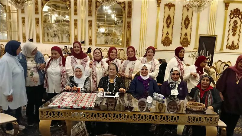 فقرات فنية وغنائية، نادي السعادة بطلخا يحتفل باليوم العالمي لكبار السن
