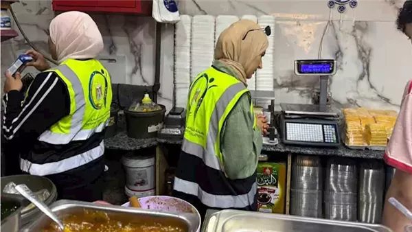 بعد شكوى وجود حشرة في وجبة مريض، سلامة الغذاء تتحرك بمستشفى الهلال بسوهاج