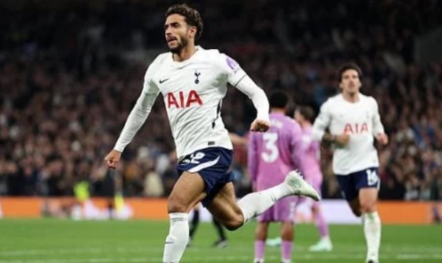 عمر مرموش يسعى لمواصلة التألق مع توتنهام أمام تشيلسي في الدوري الإنجليزي