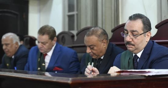22 أكتوبر الحكم على مدير عام بمحافظة القاهرة بتهمة تزوير شهادة الدكتوراه