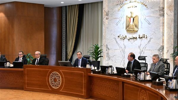 «كل ما يشغل المواطن» على طاولة منتدى مصر.. مدبولي يوجه بحصر التساؤلات حول الدين والاقتصاد