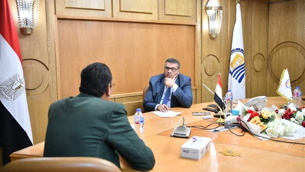 محافظ قنا يبحث 281 طلبًا وشكوى للمواطنين بمختلف القطاعات الخدمية