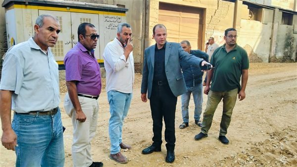 محافظ الدقهلية يتابع أعمال رصف وتطوير شوارع ميت غمر